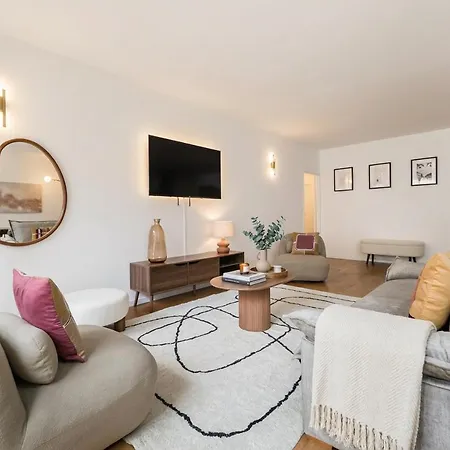 Apartment Poeticstay - Champs Elysees Paris