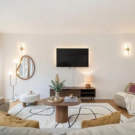 Poeticstay - Champs Elysees Apartment Paris