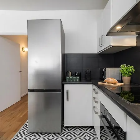 Poeticstay - Champs Elysees Apartment Paris